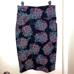 LULAROE Cassie Black Pixel Floral Flower Roses Skirt